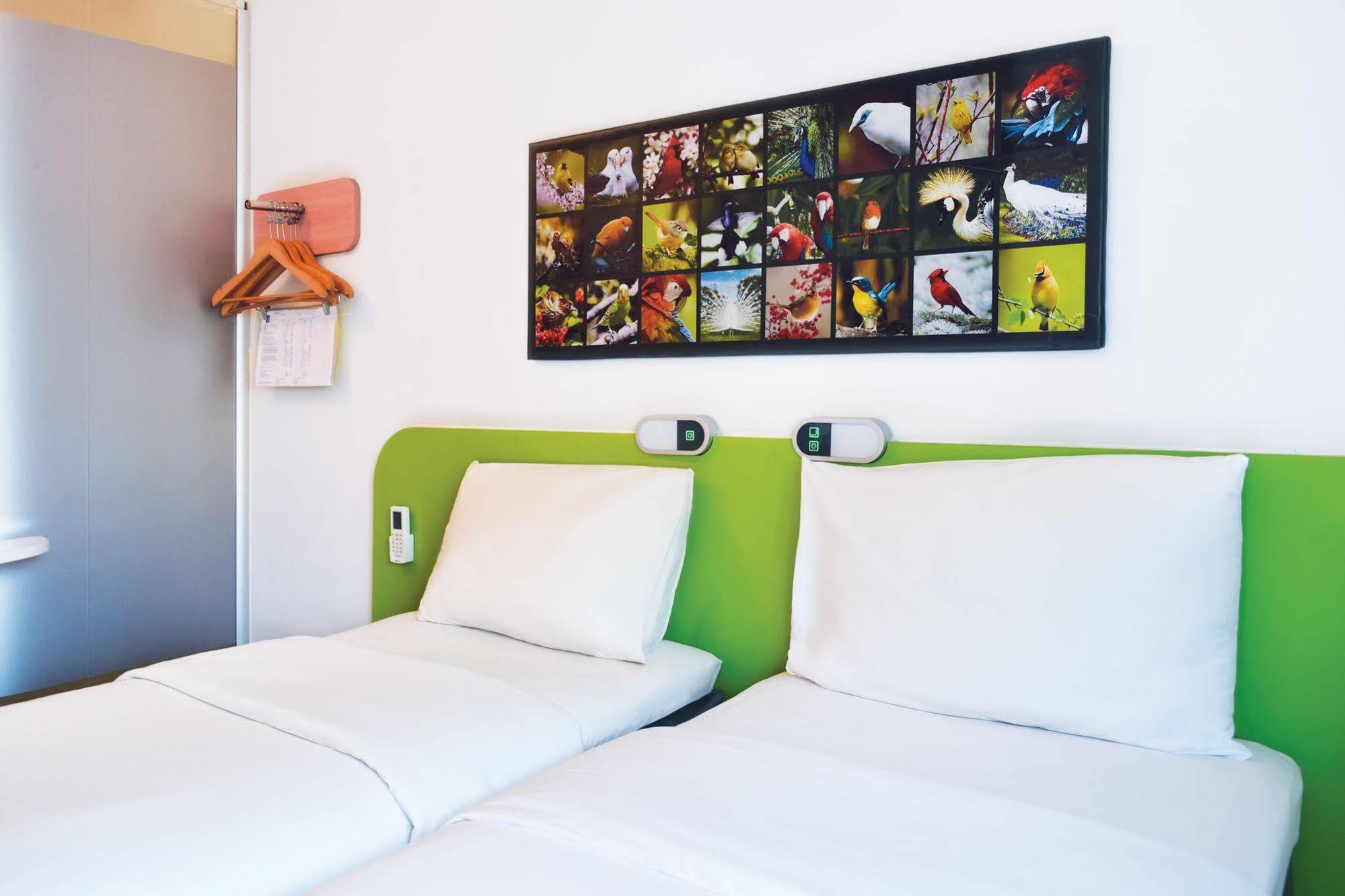 Ibis Budget Semarang Tendean Esterno foto